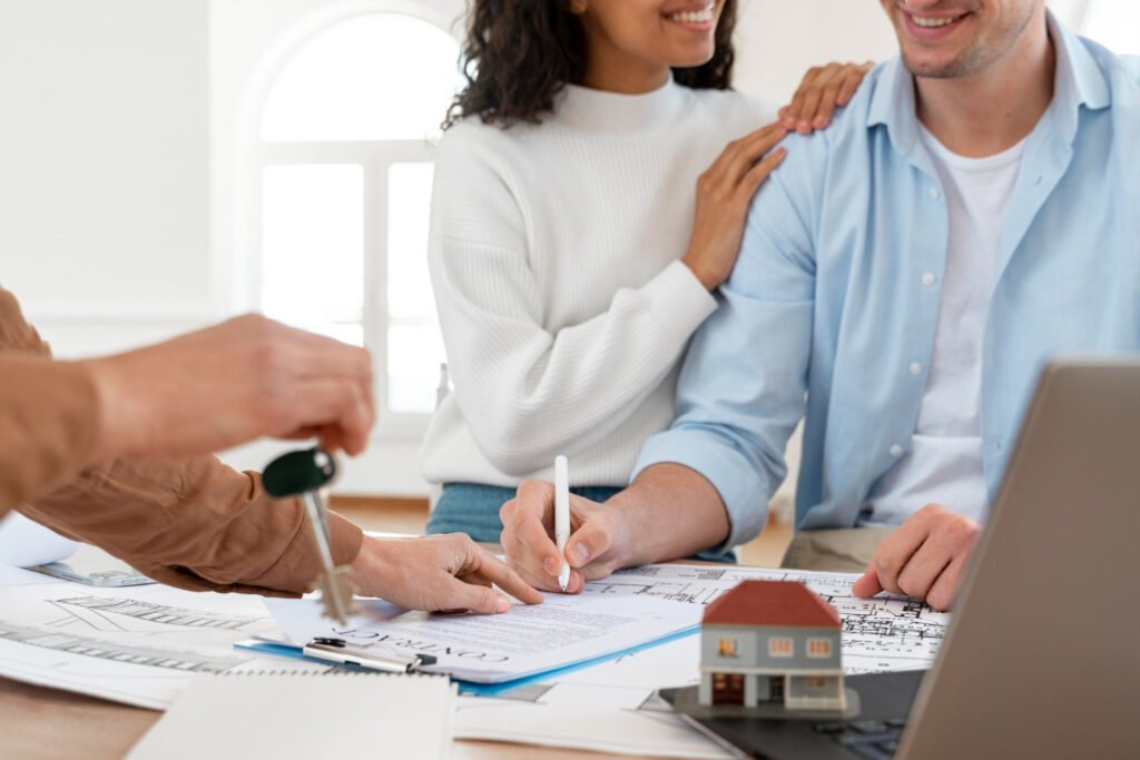 Signature d'un contrat avec un courtier en prêt immobilier